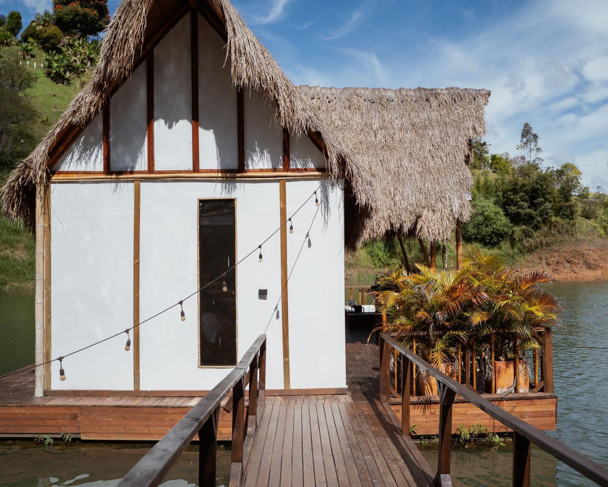 Ibuku Hotel Guatape - Chalets Номер фото